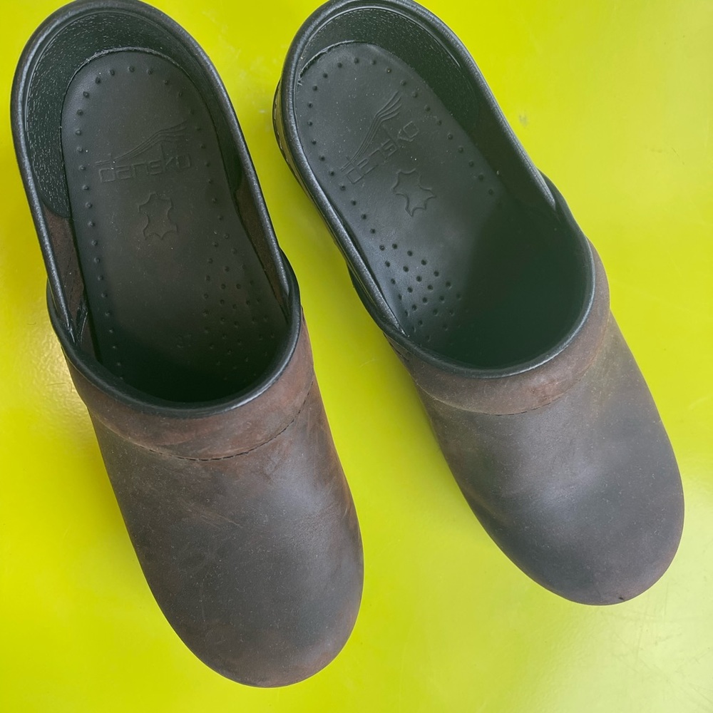 Dansko brown clogs